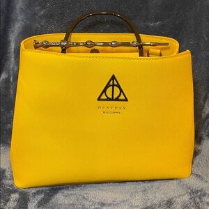 Loungefly Harry Potter Elderwand Hufflepuff Bag